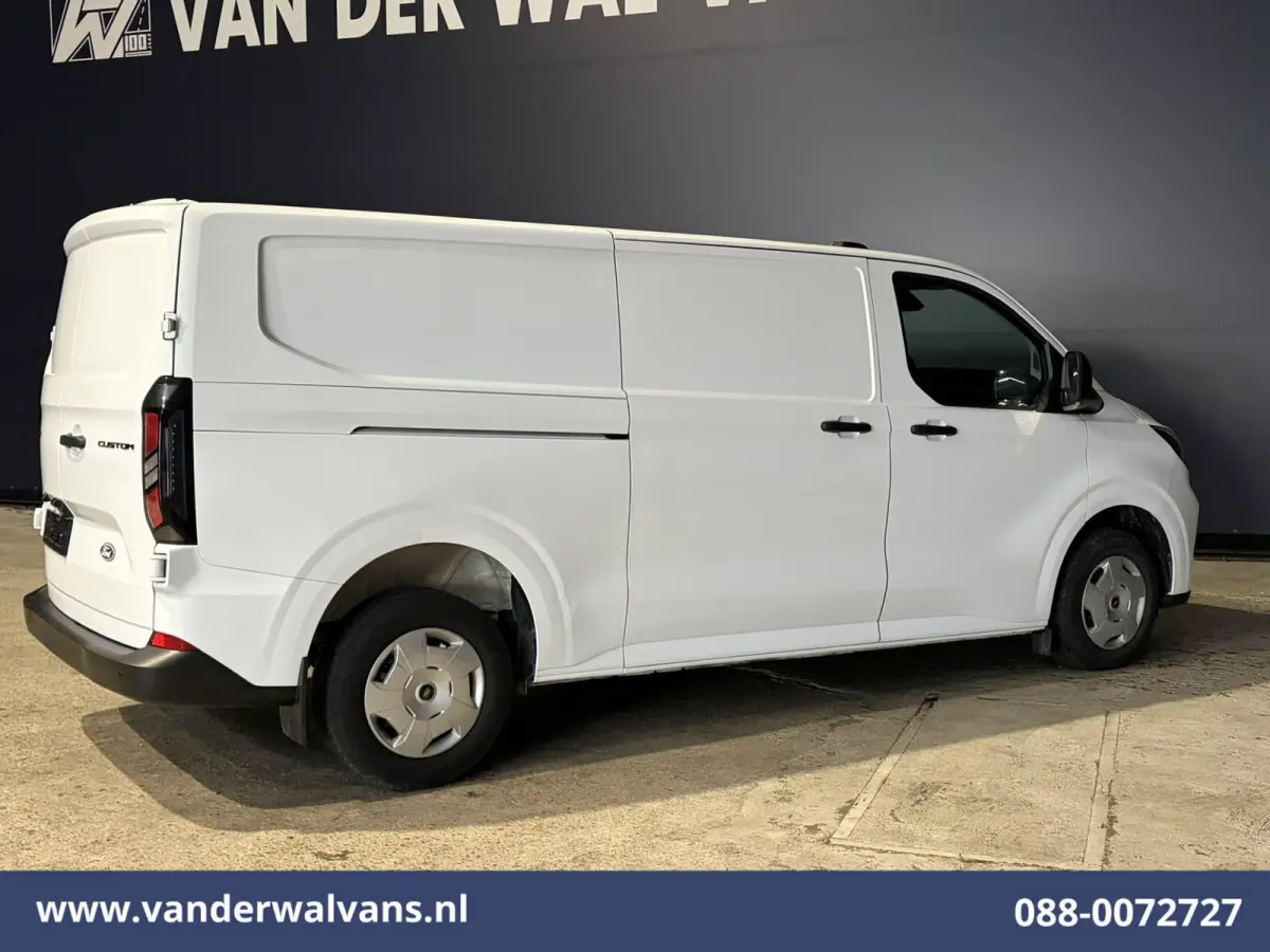 2.0 TDCI 136pk L2H1 Euro6 Airco | Camera | LED | Apple Carplay | Cruisecontrol Android Auto, Verwarmde Voorruit, Parkeersensoren, Bijrijdersbank, 2740kg laadvermogen