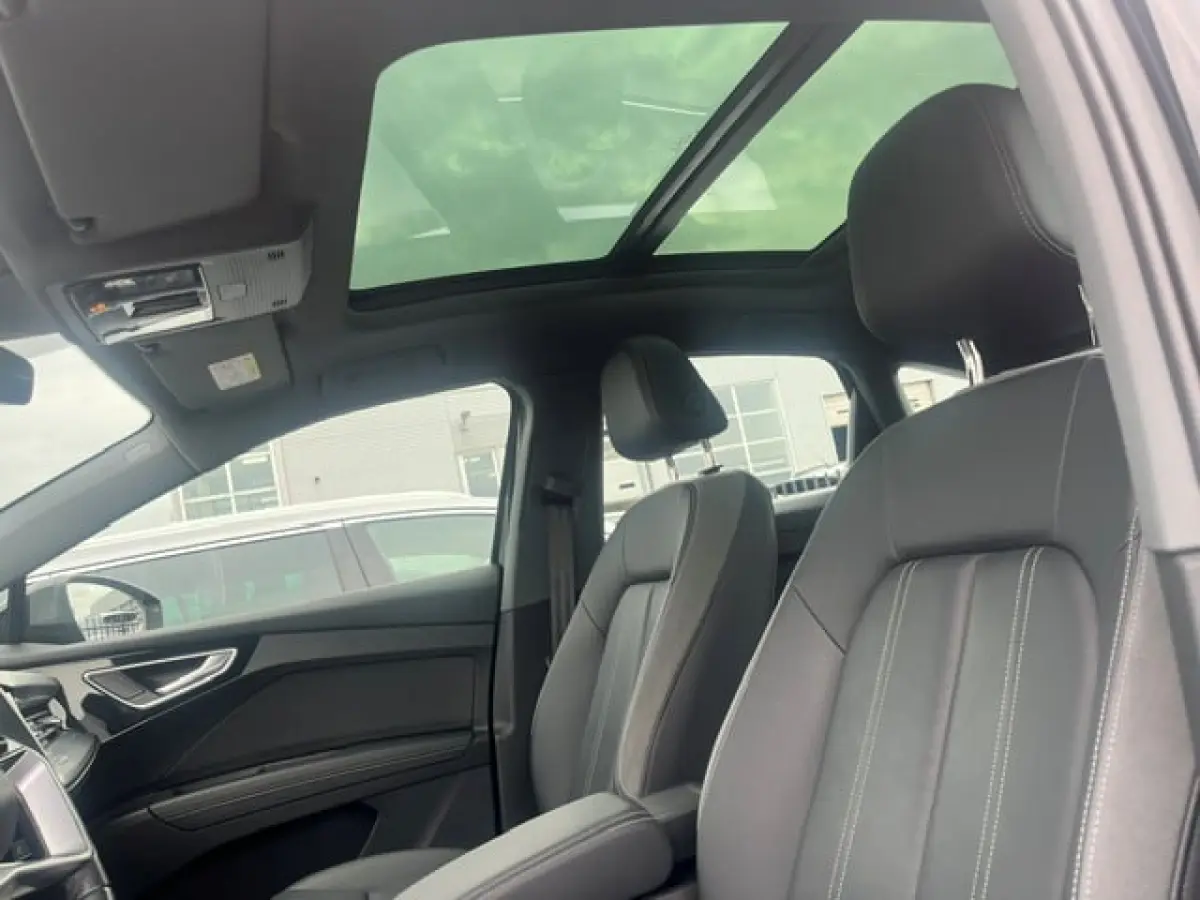 40 S edition 77 kWh l Lederen bekleding l Panoramadak l Stoelverwarming l Parkeersensoren l Lm-Velgen l