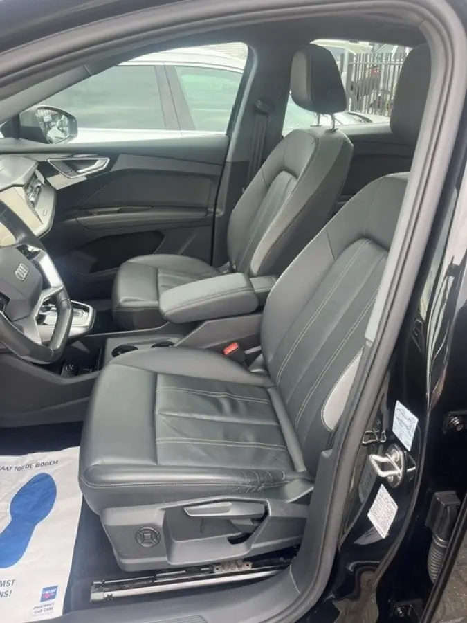 40 S edition 77 kWh l Lederen bekleding l Panoramadak l Stoelverwarming l Parkeersensoren l Lm-Velgen l