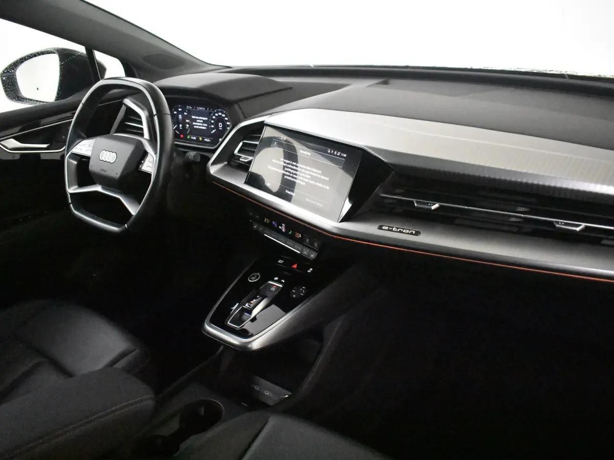 40 S edition 77 kWh l Lederen bekleding l Panoramadak l Stoelverwarming l Parkeersensoren l Lm-Velgen l
