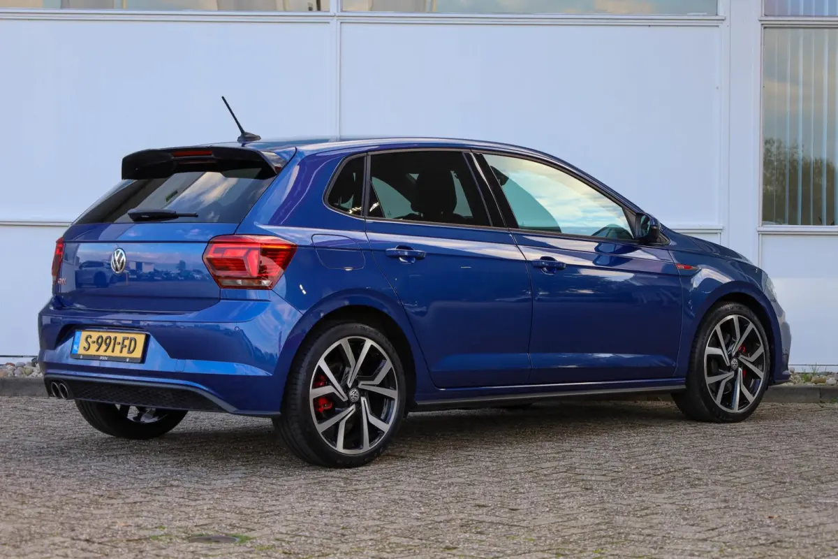 GTI 2.0 TSI 200pk DSG | Parkeersensoren | Stoelverwarming | LM Velgen 18"