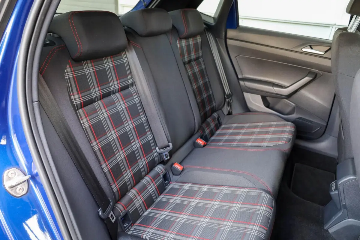GTI 2.0 TSI 200pk DSG | Parkeersensoren | Stoelverwarming | LM Velgen 18"