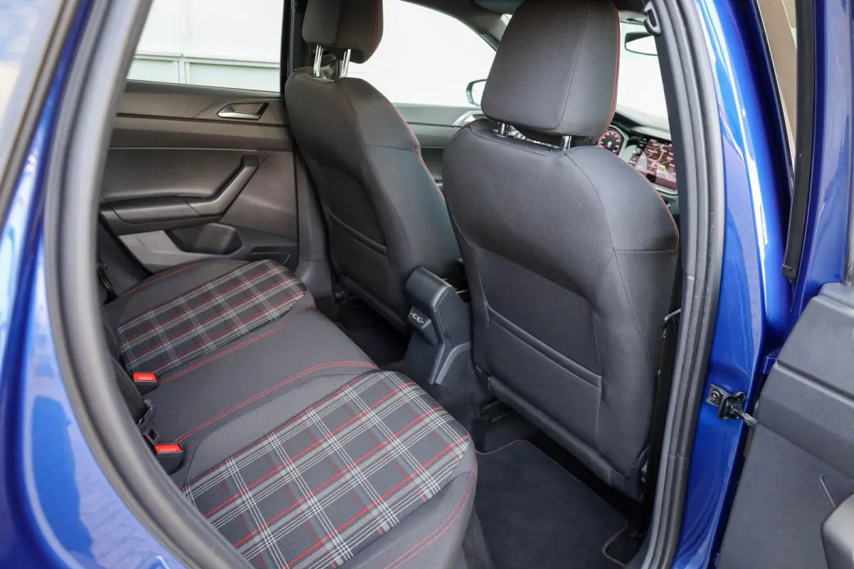GTI 2.0 TSI 200pk DSG | Parkeersensoren | Stoelverwarming | LM Velgen 18"