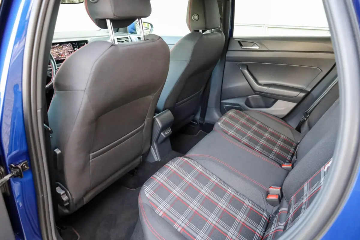 GTI 2.0 TSI 200pk DSG | Parkeersensoren | Stoelverwarming | LM Velgen 18"