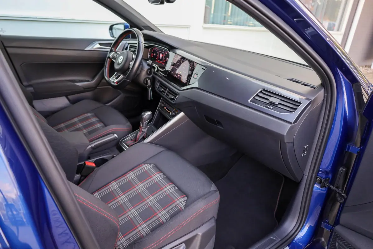 GTI 2.0 TSI 200pk DSG | Parkeersensoren | Stoelverwarming | LM Velgen 18"