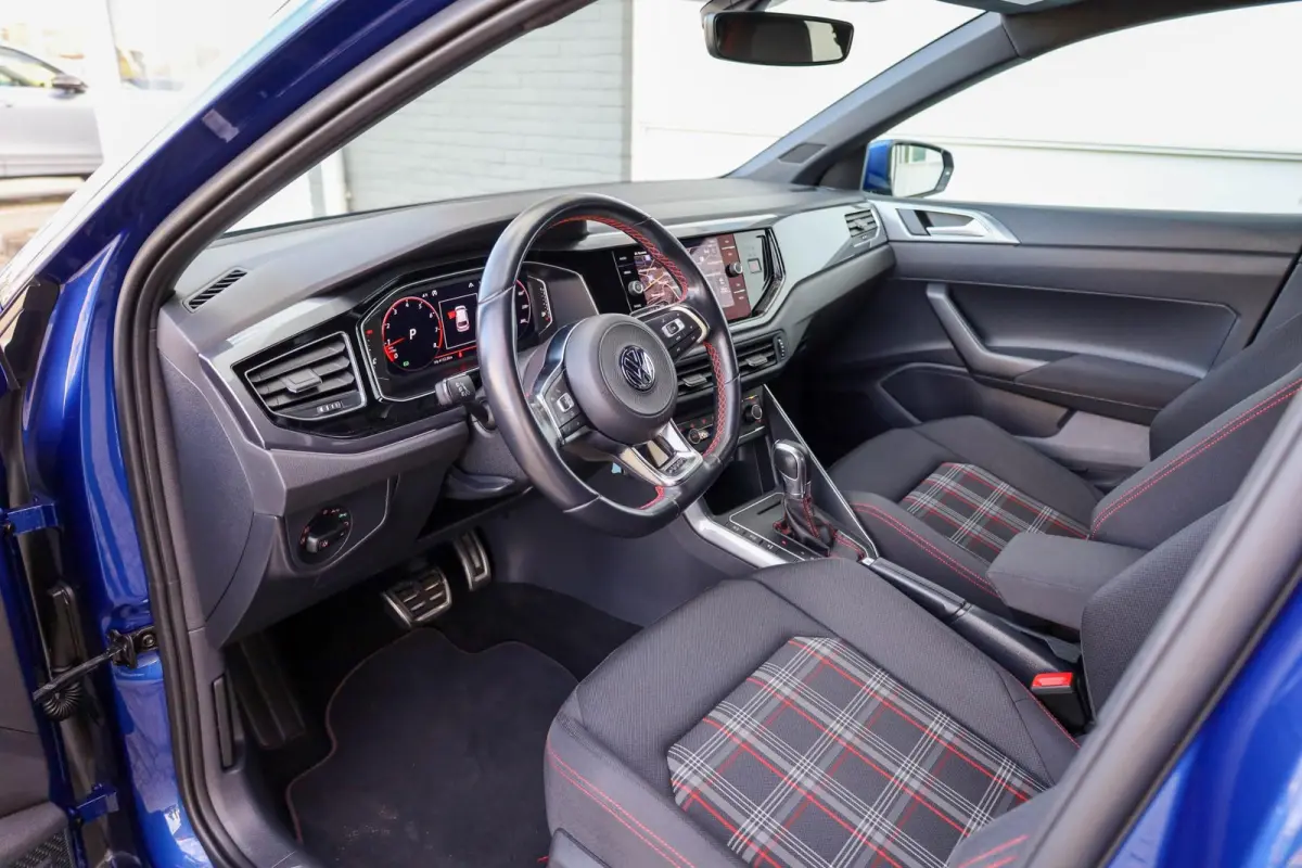GTI 2.0 TSI 200pk DSG | Parkeersensoren | Stoelverwarming | LM Velgen 18"