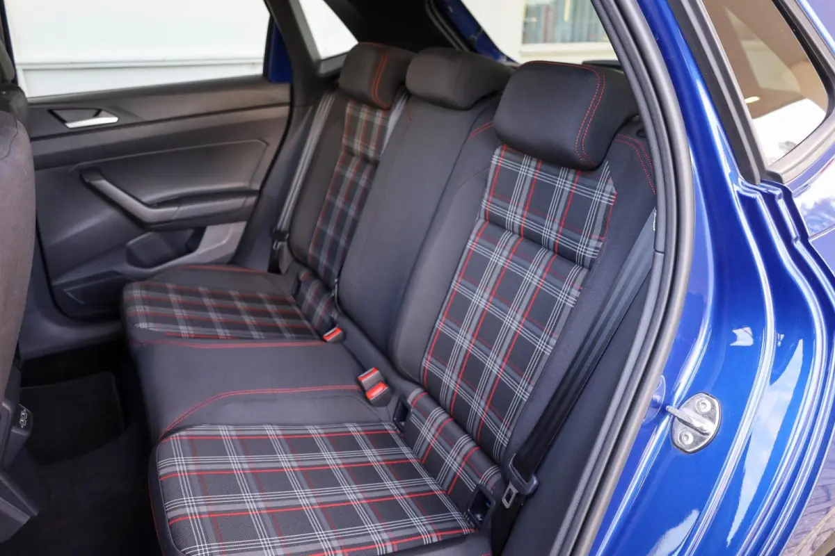 GTI 2.0 TSI 200pk DSG | Parkeersensoren | Stoelverwarming | LM Velgen 18"
