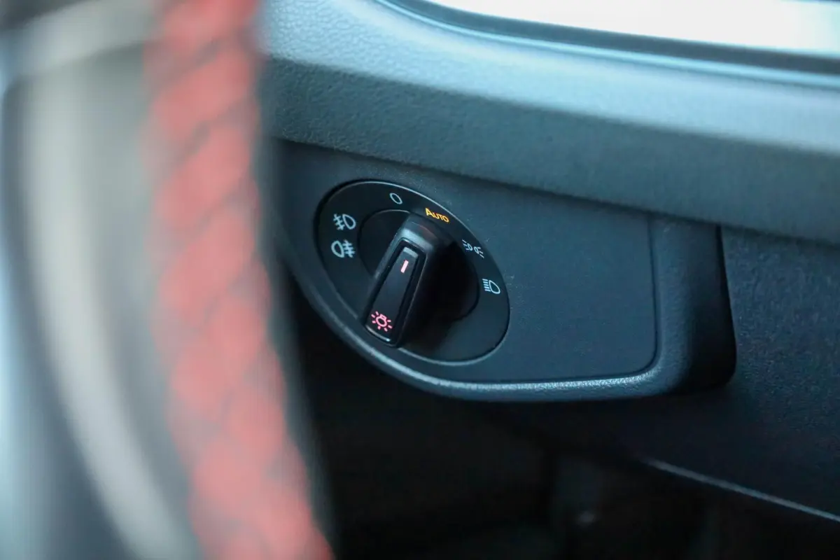 GTI 2.0 TSI 200pk DSG | Parkeersensoren | Stoelverwarming | LM Velgen 18"