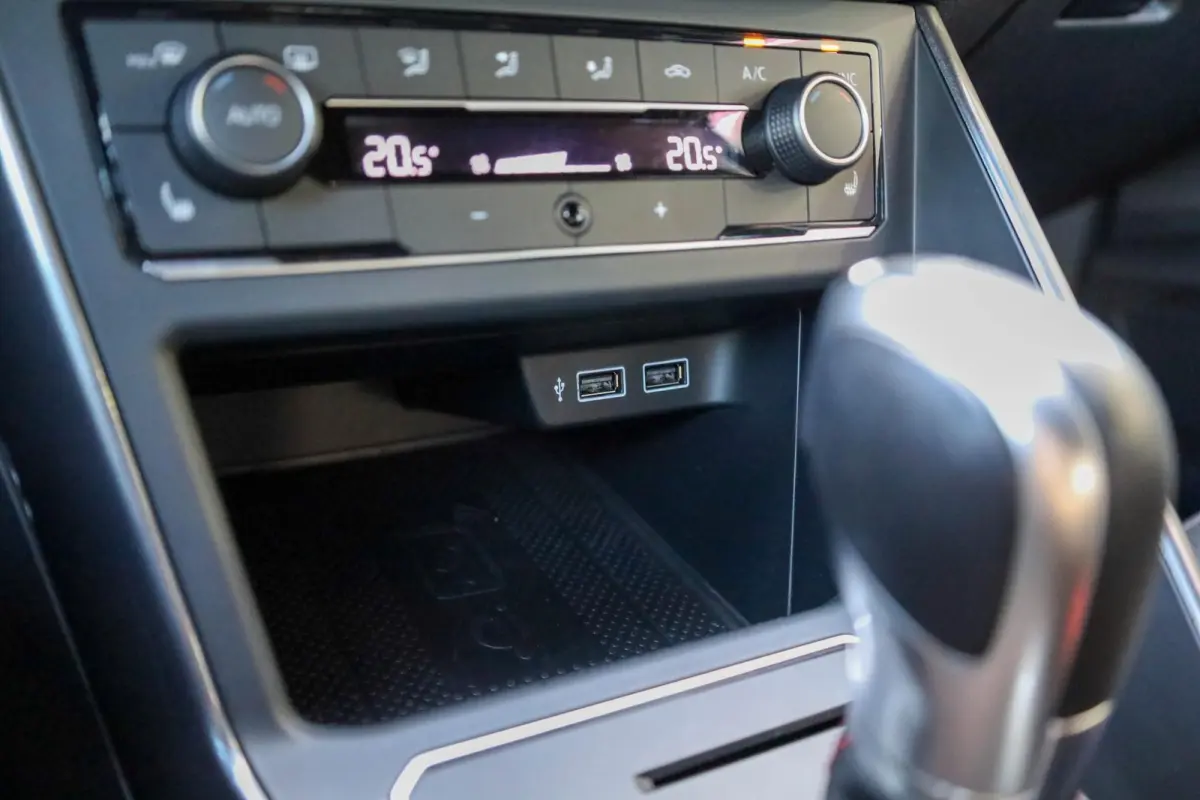 GTI 2.0 TSI 200pk DSG | Parkeersensoren | Stoelverwarming | LM Velgen 18"