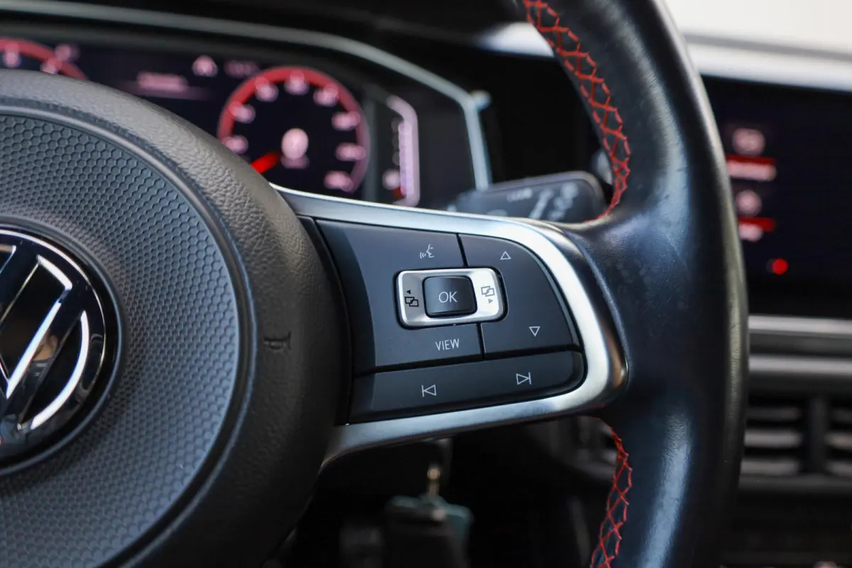 GTI 2.0 TSI 200pk DSG | Parkeersensoren | Stoelverwarming | LM Velgen 18"