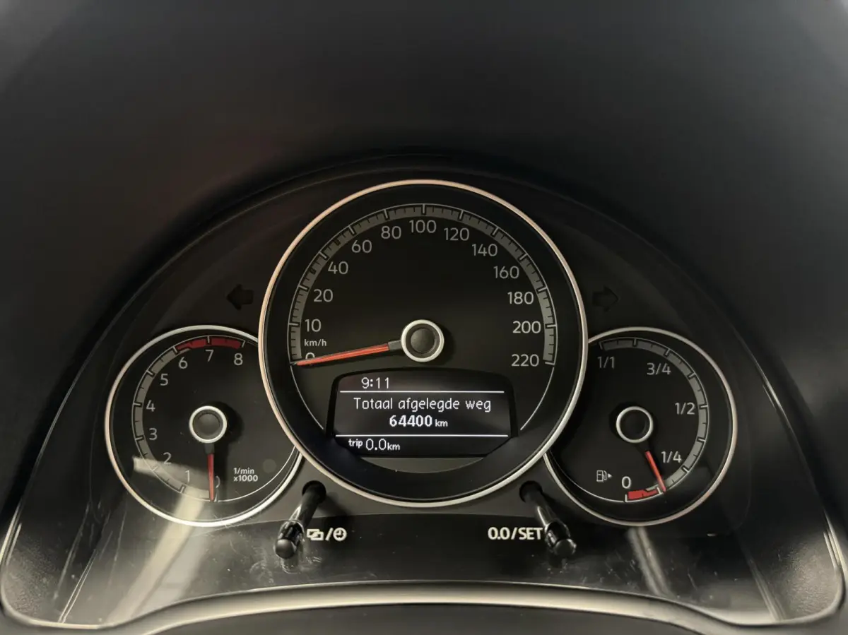 Up! 1.0i Cross Automaat-Camera-Cr.contr-Clima-LM 16"vcelgen-Trekhaak-Pdc-Stoelverwarming