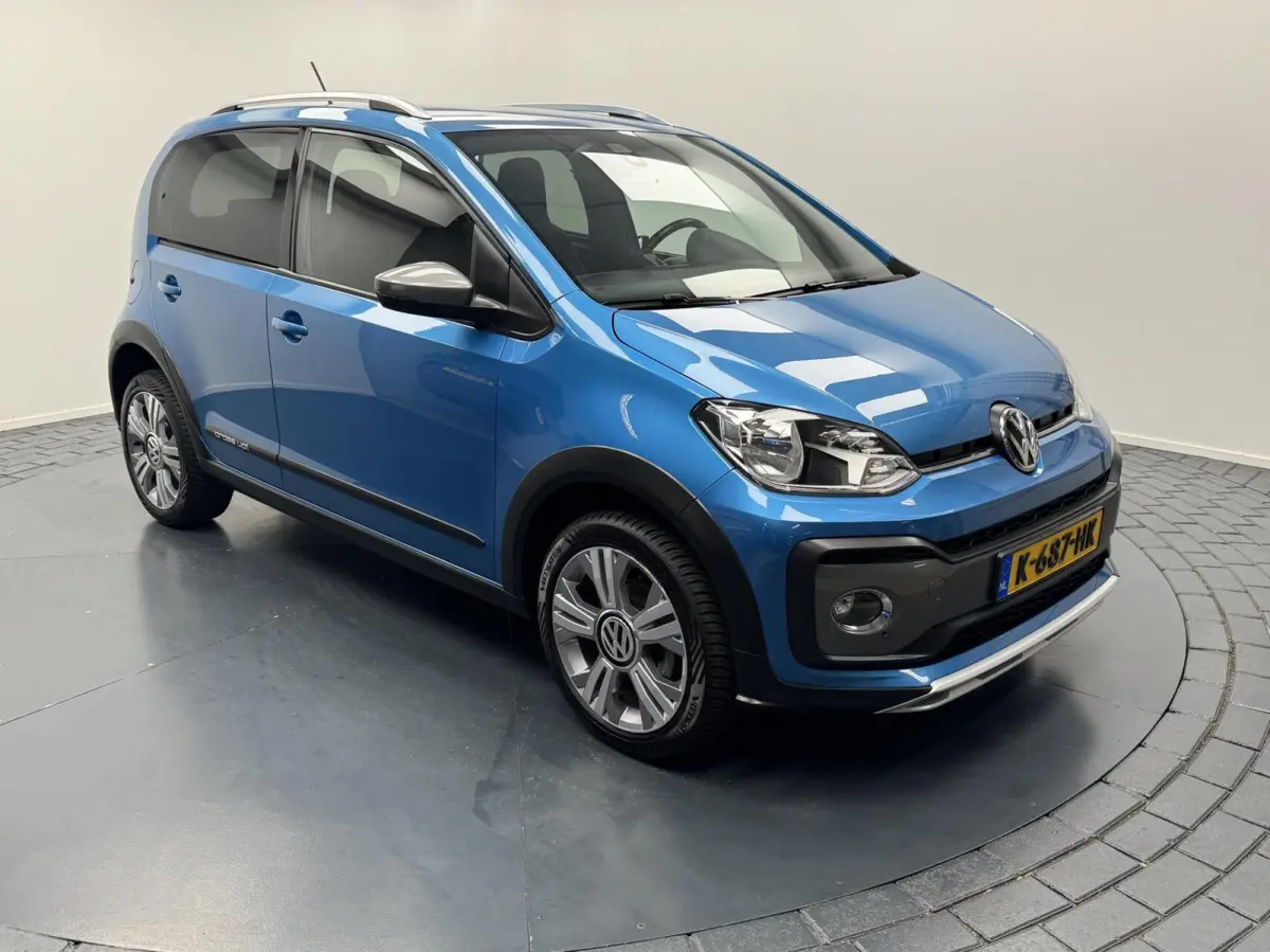 Up! 1.0i Cross Automaat-Camera-Cr.contr-Clima-LM 16"vcelgen-Trekhaak-Pdc-Stoelverwarming