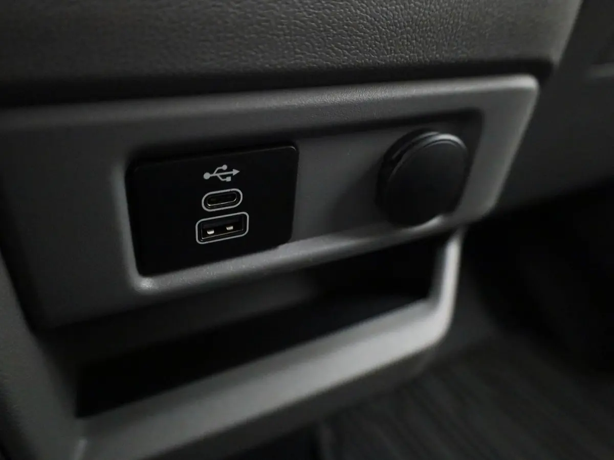 340 2.5 PHEV L2H1 Limited Aut. | 9-Pers. | Incl BTW en BPM | Navigatie | Apple carplay | Cruise |