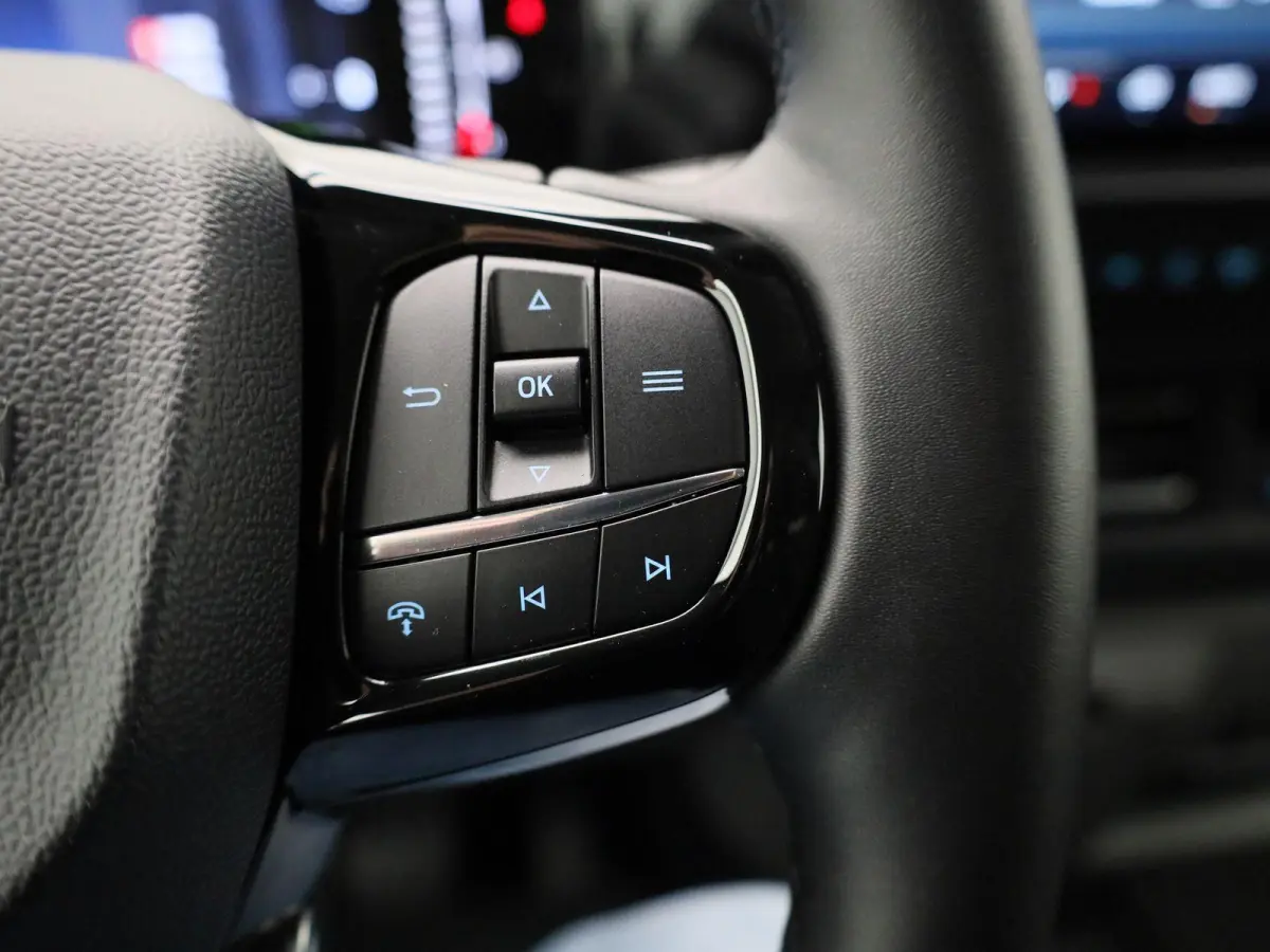 340 2.5 PHEV L2H1 Limited Aut. | 9-Pers. | Incl BTW en BPM | Navigatie | Apple carplay | Cruise |