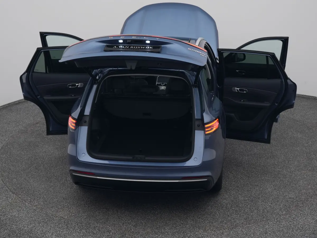 NEW | 1.5 Max+ | 18x BESCHIKBAAR | 136 KM ELEKTRISCH | PANO | HUD | ADAPTIVE | STOEL- EN STUURVERW. + VENT. + MASSAGE