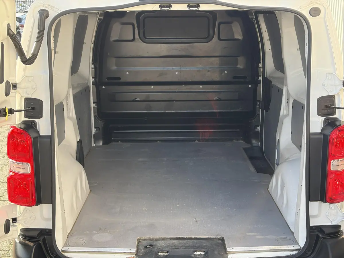 1.5 BlueHDI 100 Premium*HAAK*CRUISE*A/C*PDC*TEL*