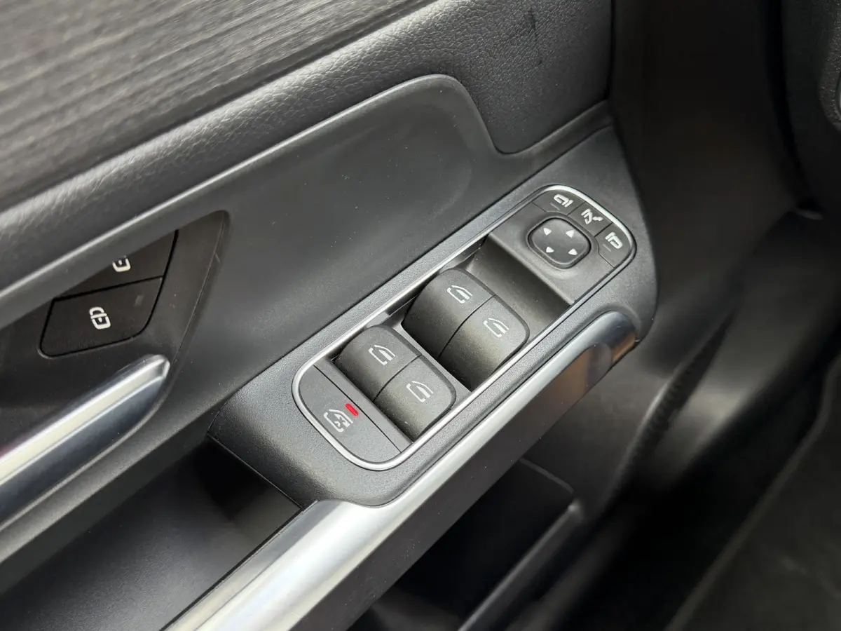 250 Luxury Line 67 kWh / 98,50% SoH / Camera / Sensoren / Keyless / Leder /
