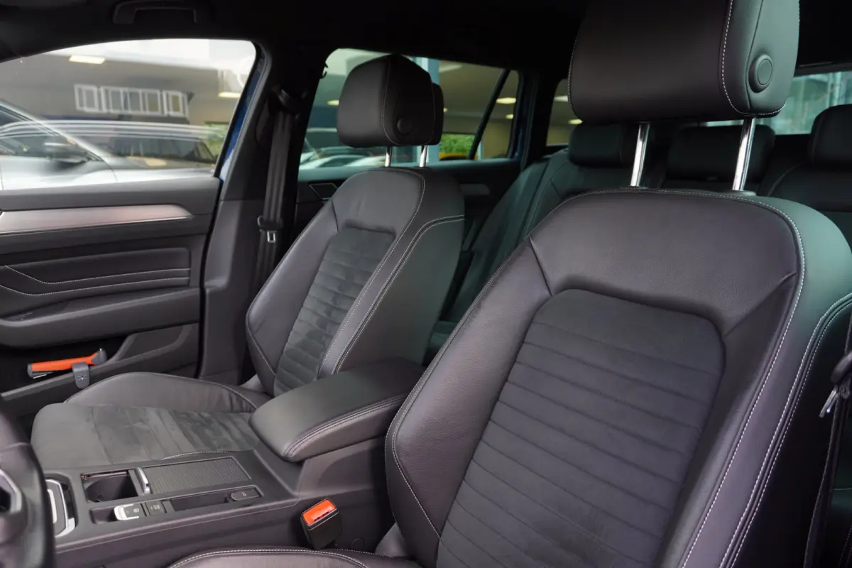 1.5 TSI R-Line Business + Automaat | Navigatie | Carplay | Vol opties | Dealerauto | Inruil mogelijk