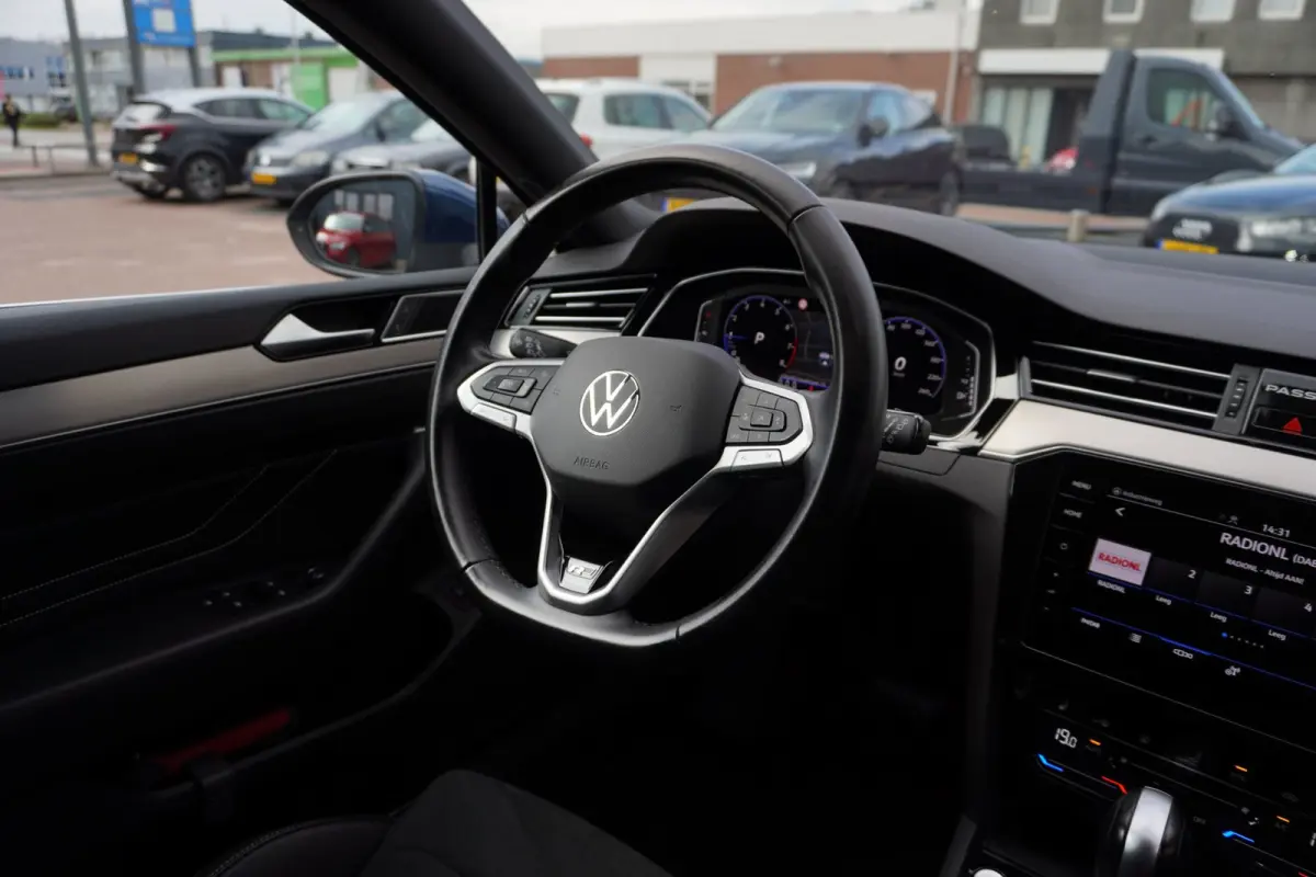 1.5 TSI R-Line Business + Automaat | Navigatie | Carplay | Vol opties | Dealerauto | Inruil mogelijk