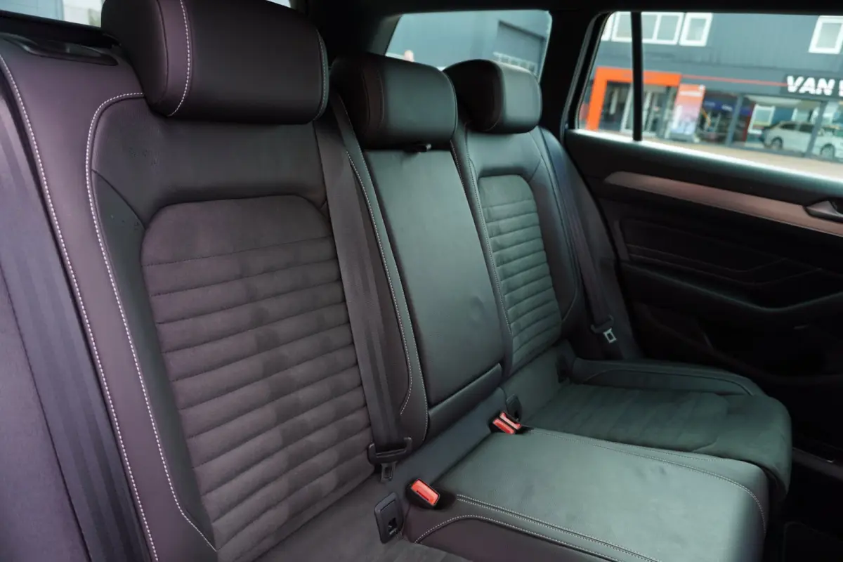 1.5 TSI R-Line Business + Automaat | Navigatie | Carplay | Vol opties | Dealerauto | Inruil mogelijk