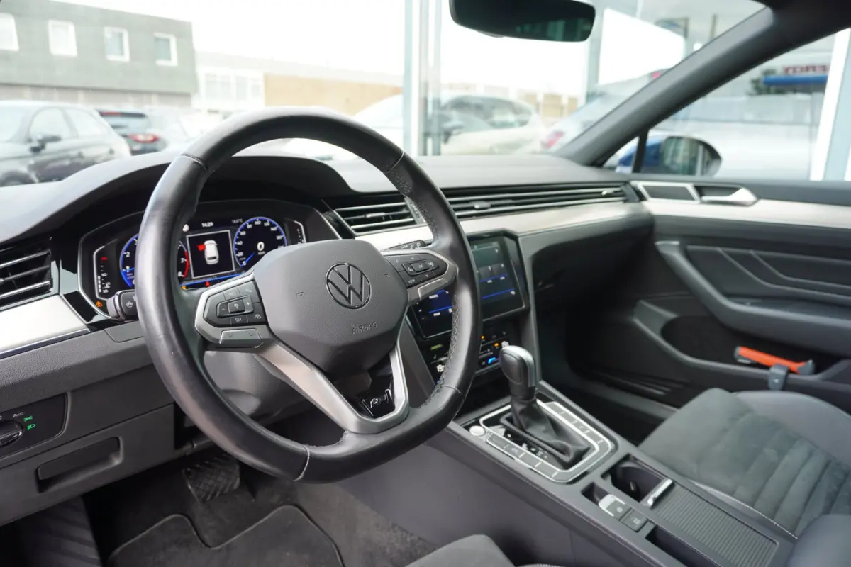 1.5 TSI R-Line Business + Automaat | Navigatie | Carplay | Vol opties | Dealerauto | Inruil mogelijk
