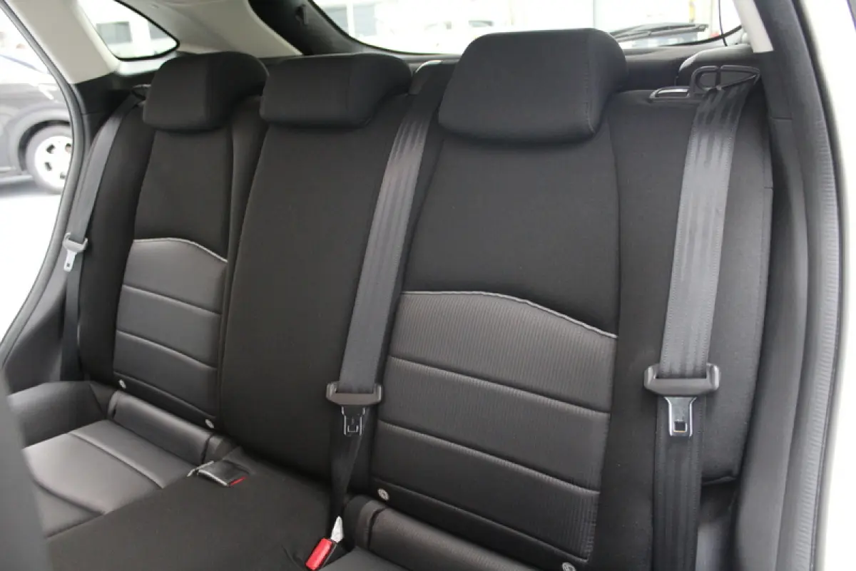 2.0 SkyActiv-G 120 Dynamic 120PK, NAVIGATIE | CRUISE | PARK.SENSOREN | VERWARMDE STOELEN