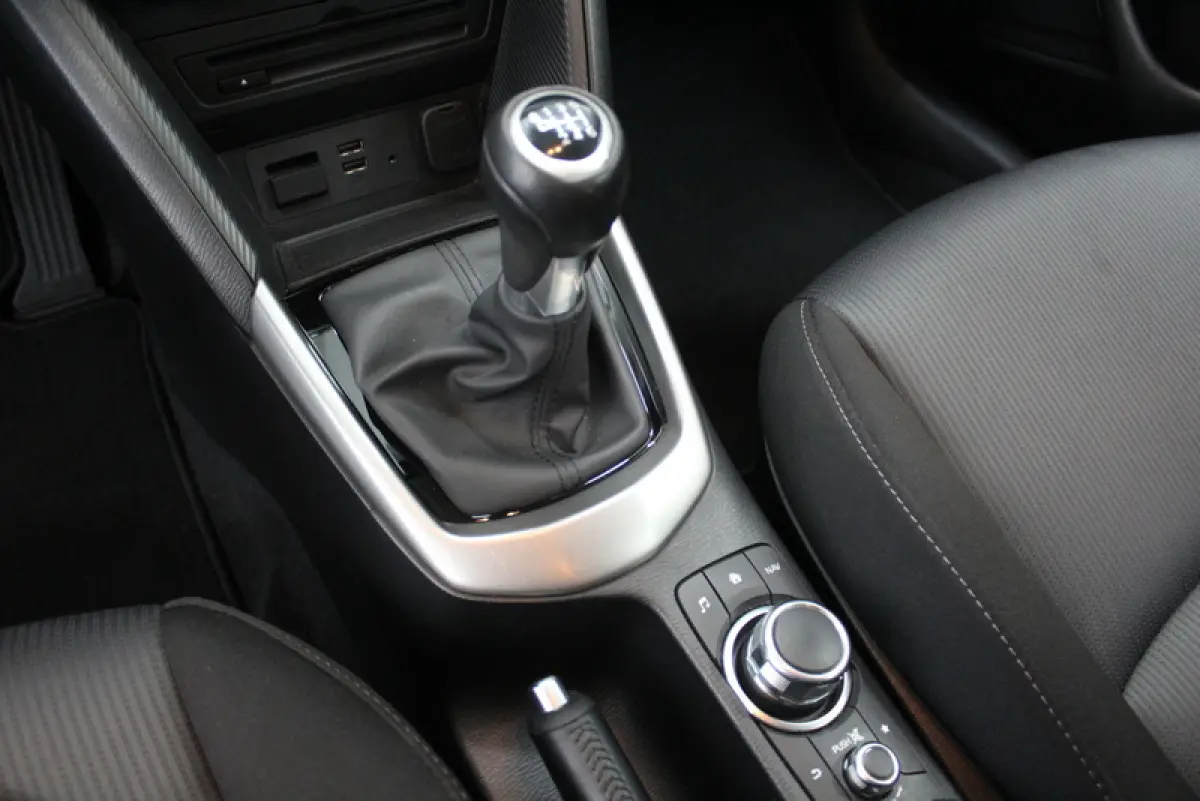 2.0 SkyActiv-G 120 Dynamic 120PK, NAVIGATIE | CRUISE | PARK.SENSOREN | VERWARMDE STOELEN