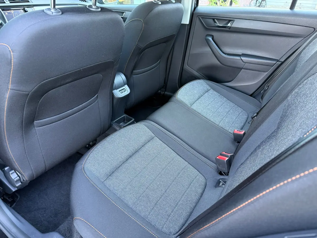 1.0 TSI Business Edition - Climate - Navi - Parkeerhulp - Org.NL