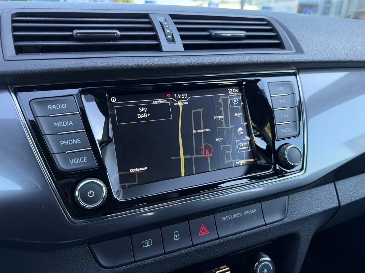 1.0 TSI Business Edition - Climate - Navi - Parkeerhulp - Org.NL