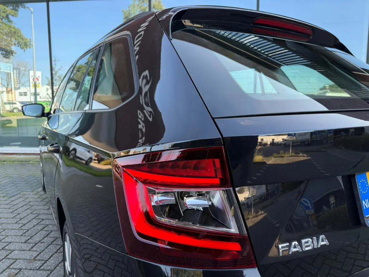 1.0 TSI Business Edition - Climate - Navi - Parkeerhulp - Org.NL