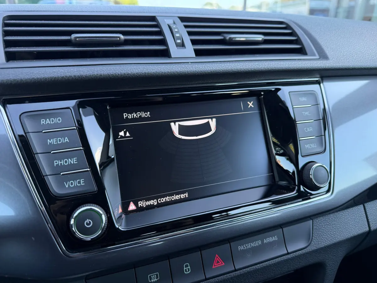 1.0 TSI Business Edition - Climate - Navi - Parkeerhulp - Org.NL