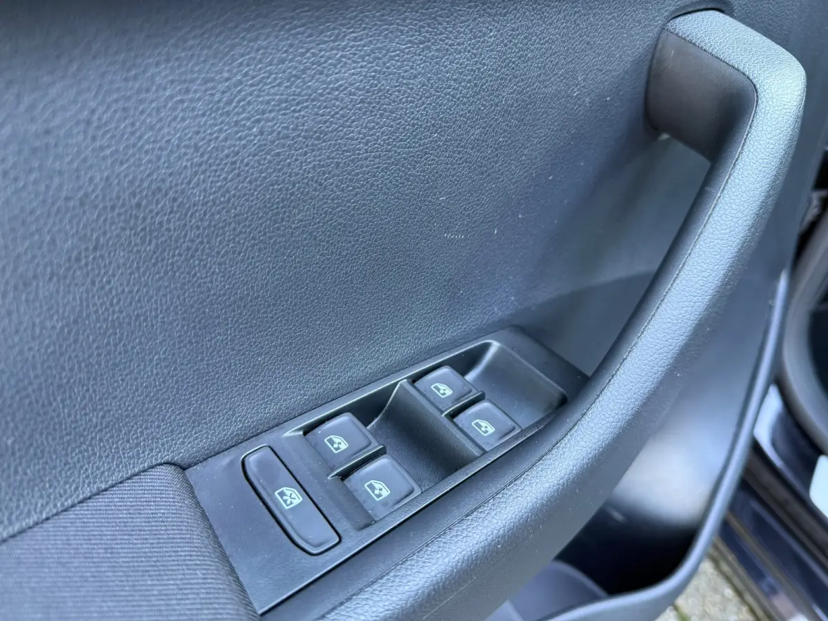 1.0 TSI Business Edition - Climate - Navi - Parkeerhulp - Org.NL