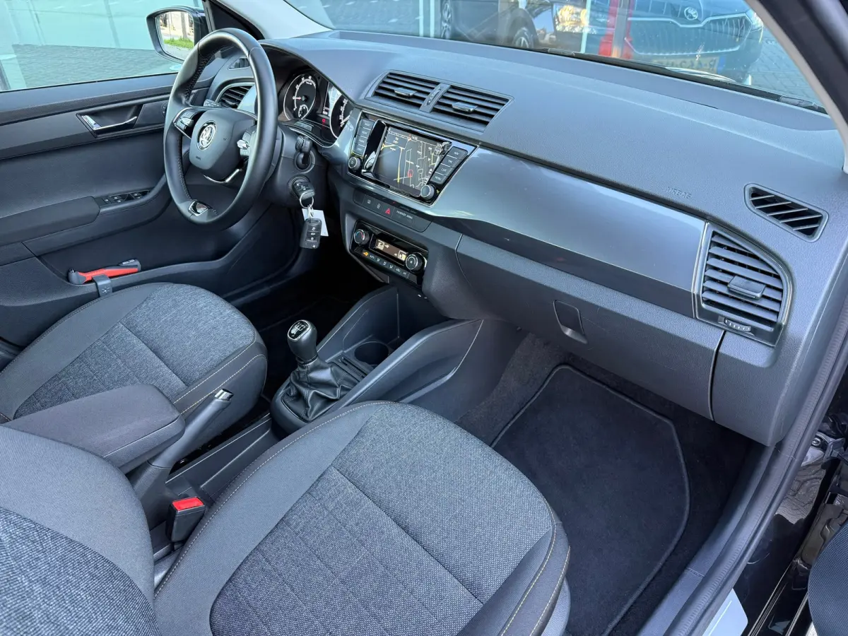 1.0 TSI Business Edition - Climate - Navi - Parkeerhulp - Org.NL