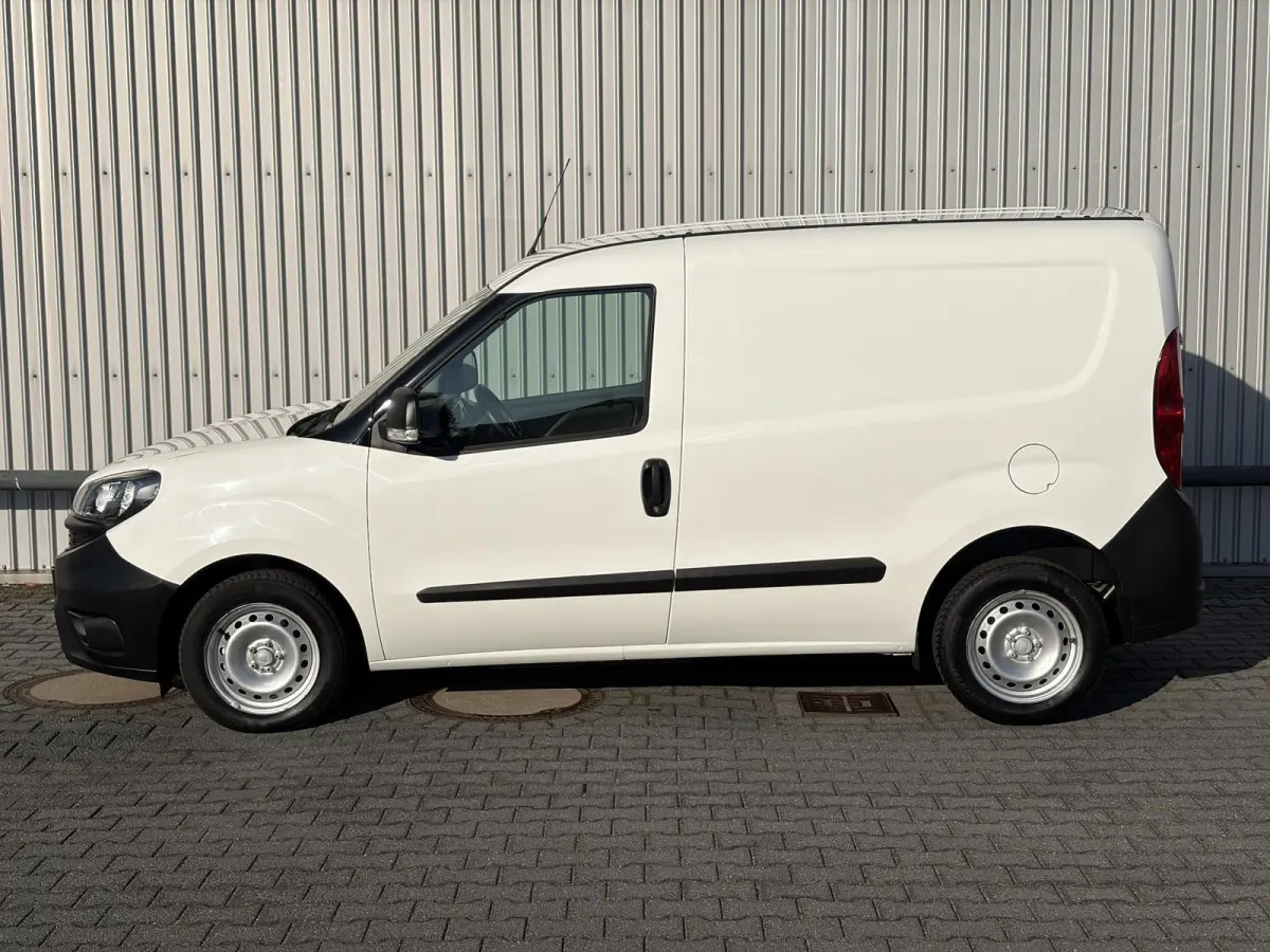 1.6 MJ L1H1*NAVI*CRUISE*A/C*TEL*PDC*3-PERSONEN*