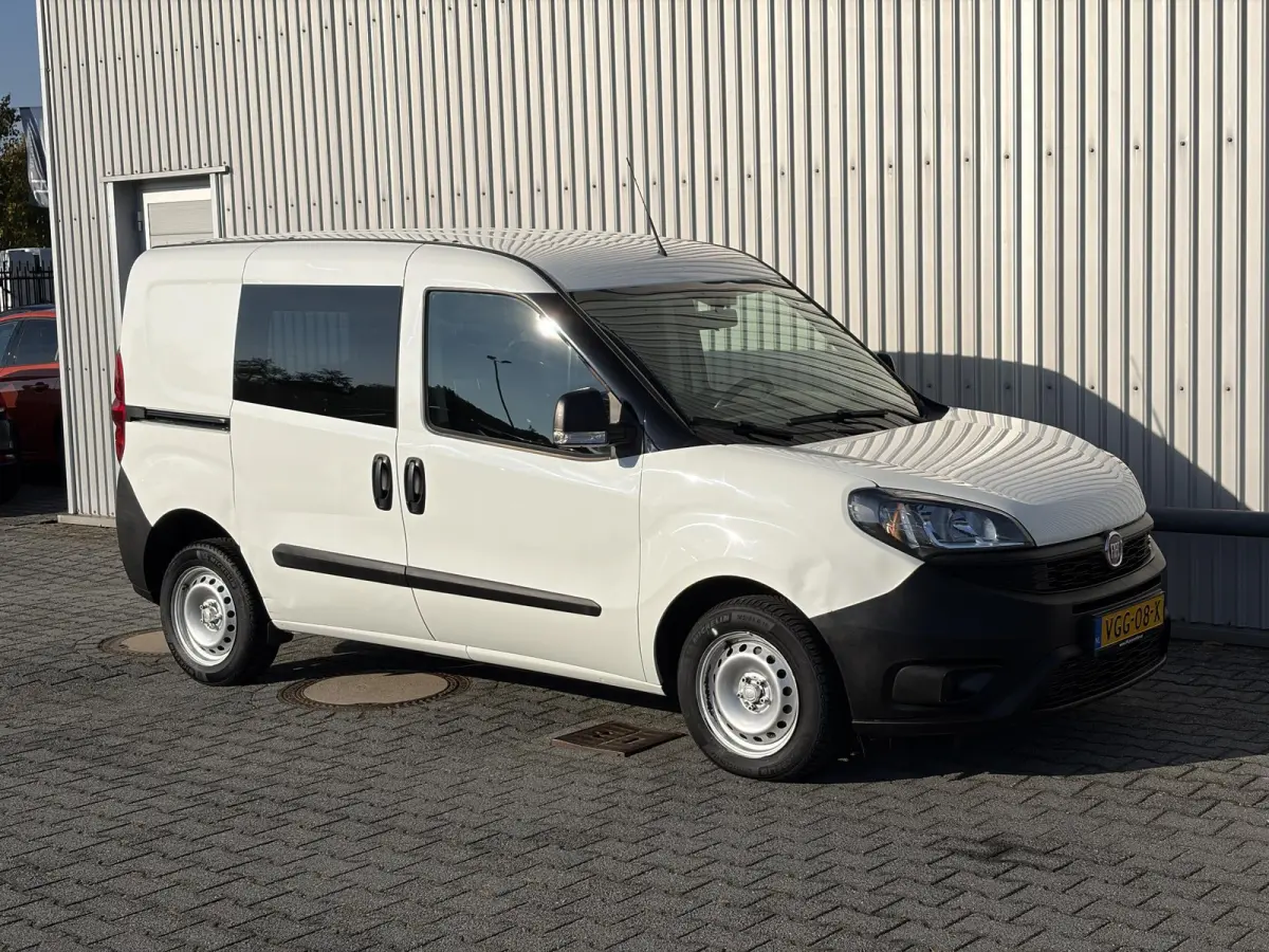 1.6 MJ L1H1*NAVI*CRUISE*A/C*TEL*PDC*3-PERSONEN*