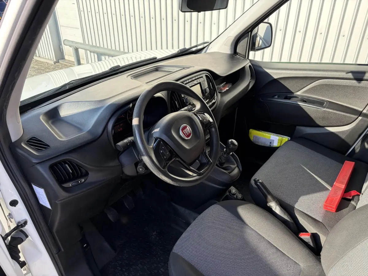 1.6 MJ L1H1*NAVI*CRUISE*A/C*TEL*PDC*3-PERSONEN*