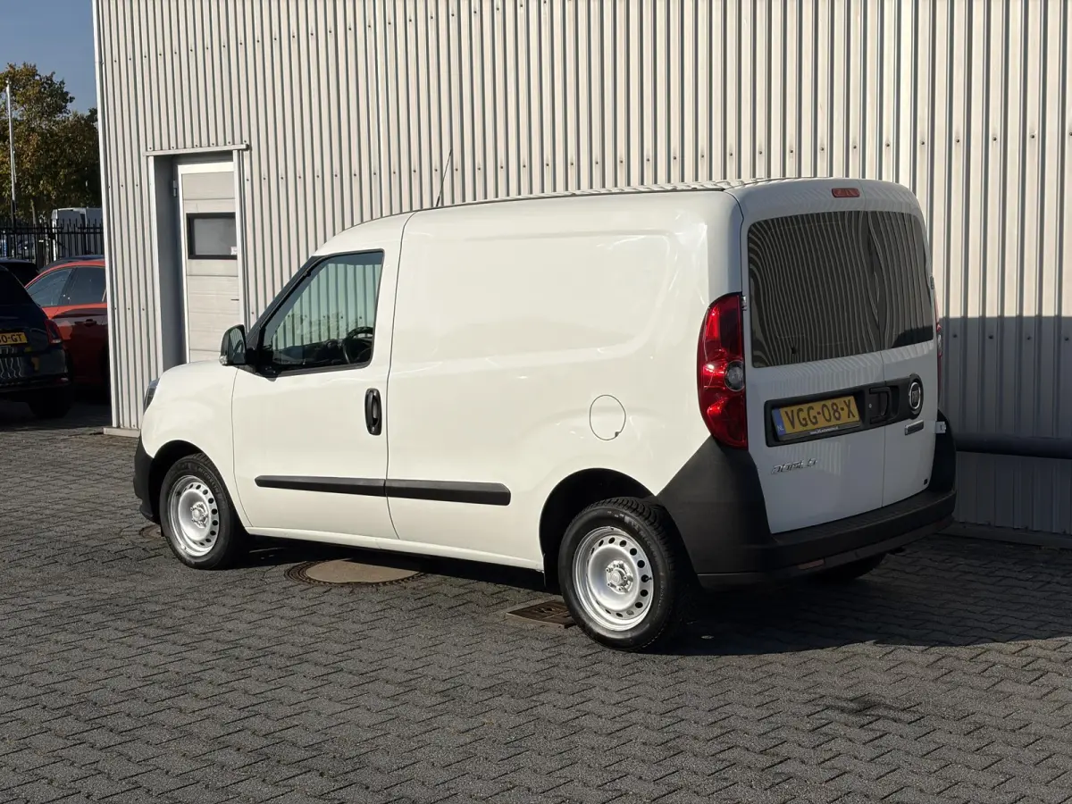 1.6 MJ L1H1*NAVI*CRUISE*A/C*TEL*PDC*3-PERSONEN*