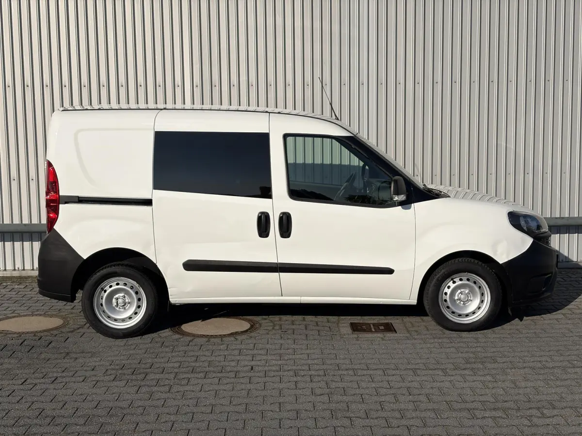 1.6 MJ L1H1*NAVI*CRUISE*A/C*TEL*PDC*3-PERSONEN*