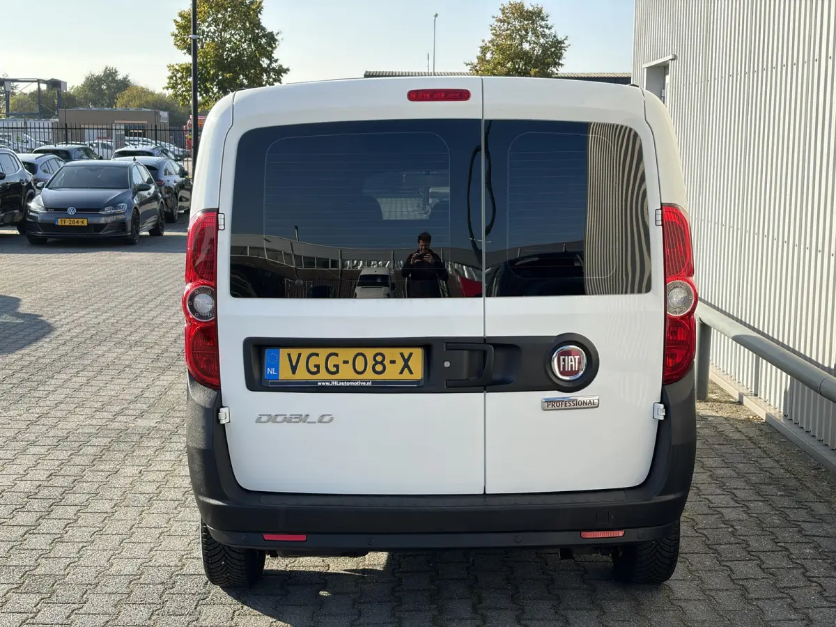 1.6 MJ L1H1*NAVI*CRUISE*A/C*TEL*PDC*3-PERSONEN*