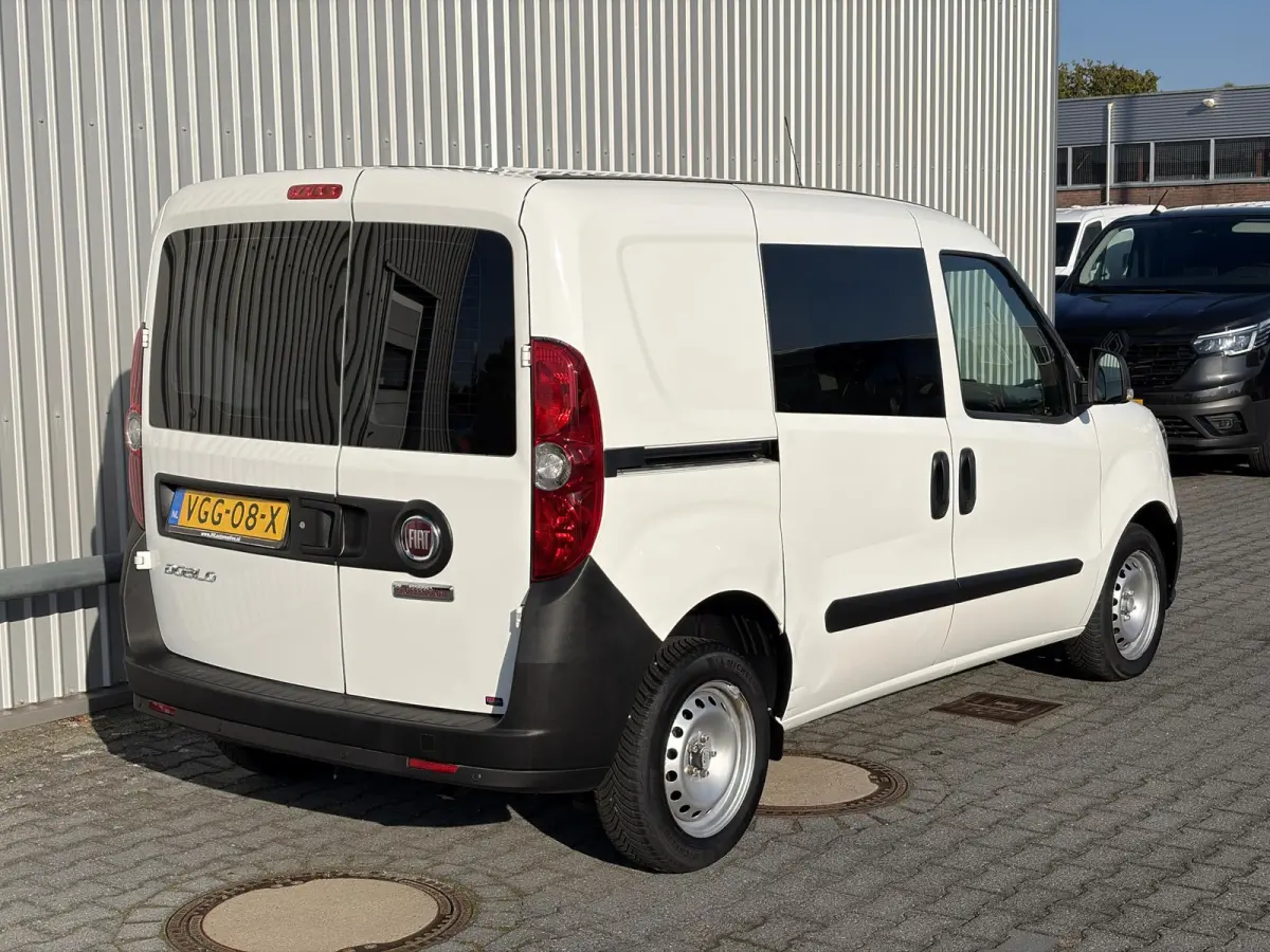 1.6 MJ L1H1*NAVI*CRUISE*A/C*TEL*PDC*3-PERSONEN*