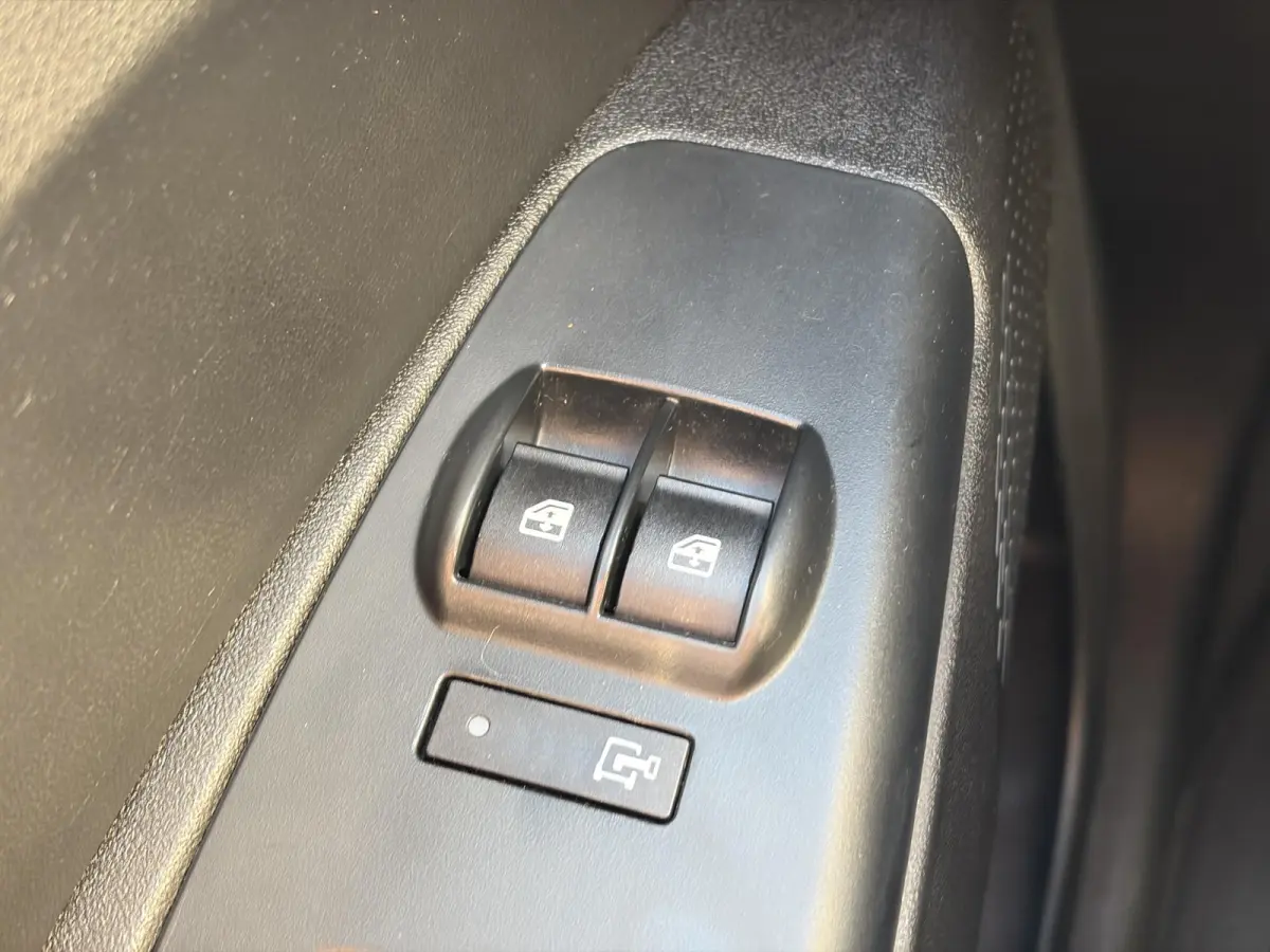 1.6 MJ L1H1*NAVI*CRUISE*A/C*TEL*PDC*3-PERSONEN*