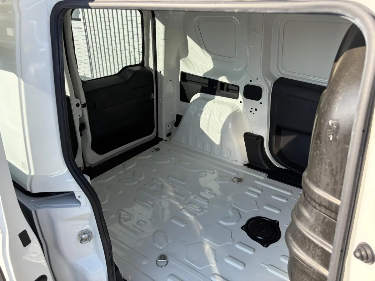 1.6 MJ L1H1*NAVI*CRUISE*A/C*TEL*PDC*3-PERSONEN*