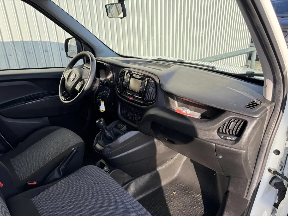 1.6 MJ L1H1*NAVI*CRUISE*A/C*TEL*PDC*3-PERSONEN*