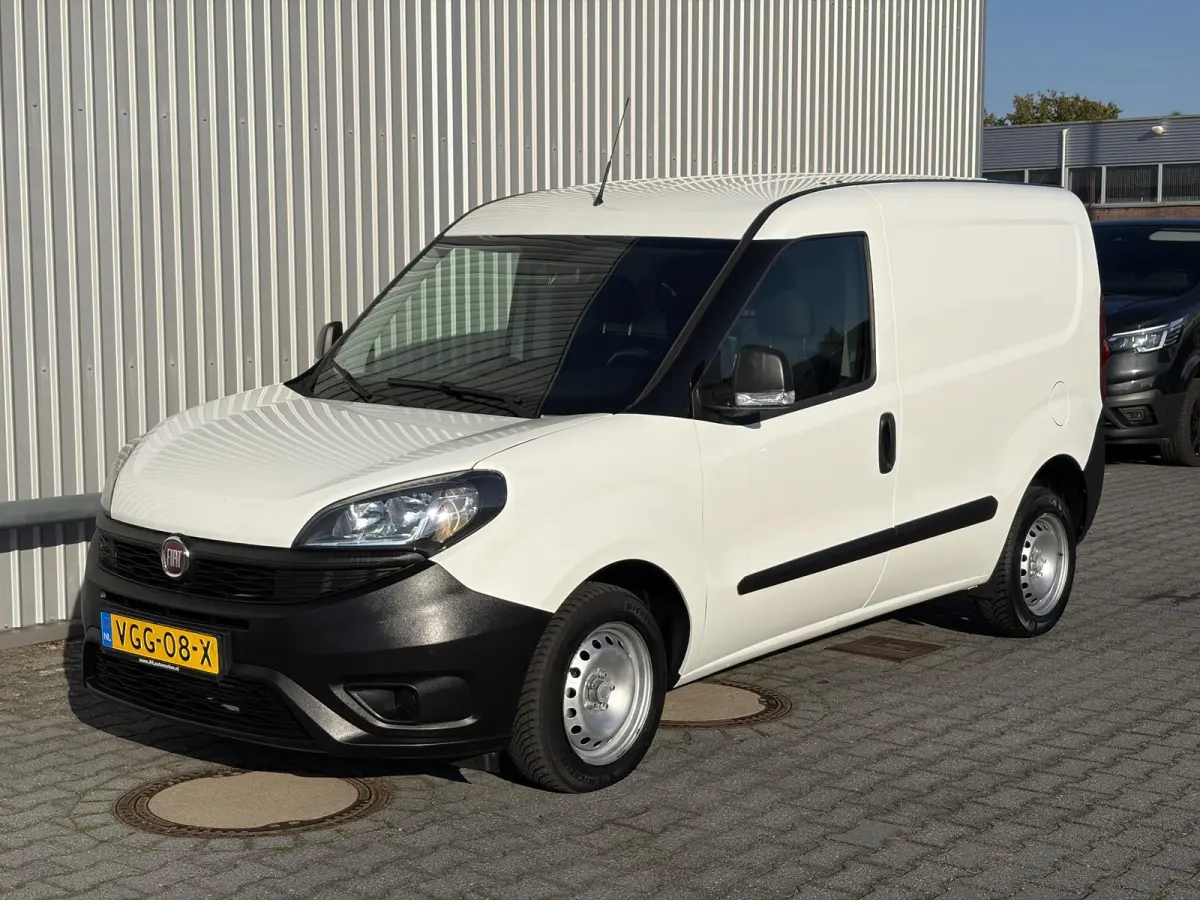 1.6 MJ L1H1*NAVI*CRUISE*A/C*TEL*PDC*3-PERSONEN*