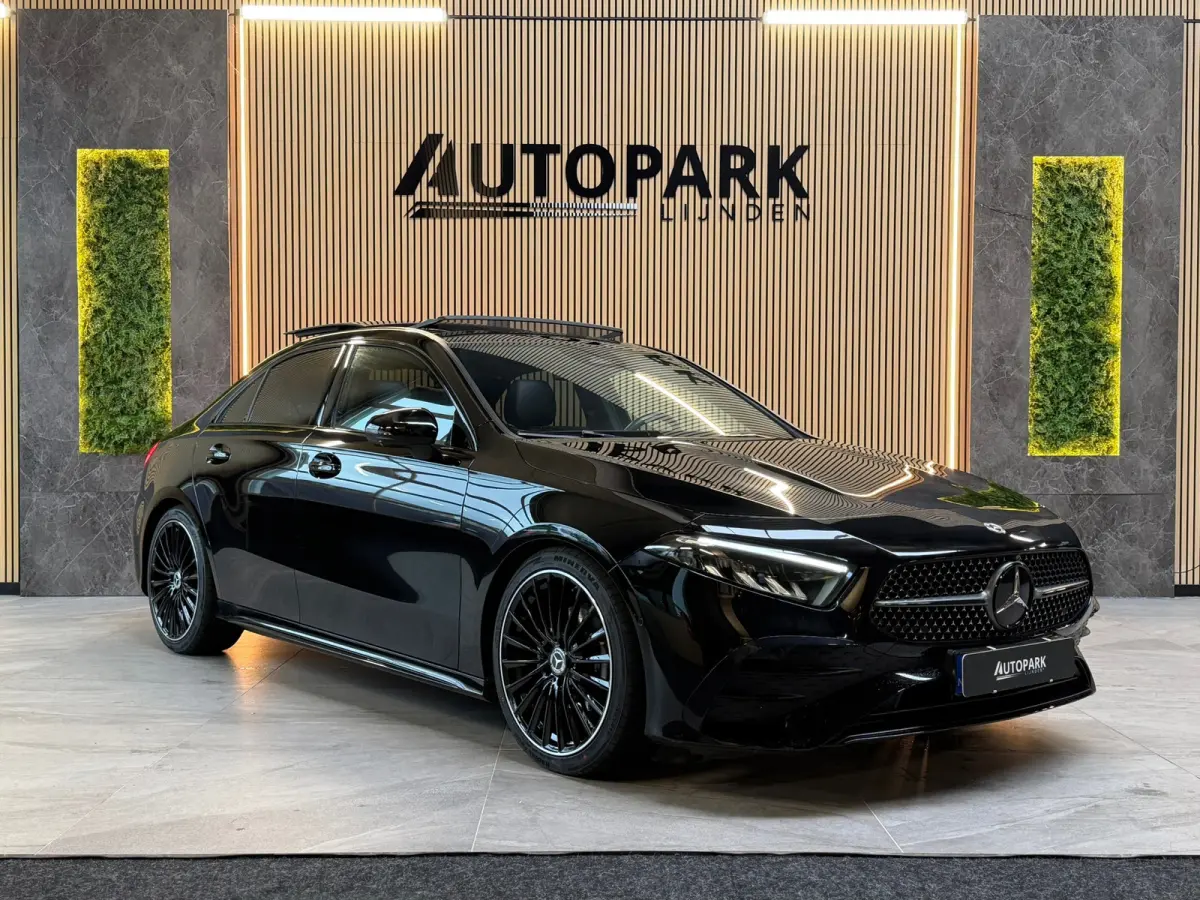 180 AMG Line |PANO|360 CAMERA|DODEHOEK|KEYLESS|ACC|SFEERVERLICHTING|NIGHTPAKKET|DEALER ONDERHOUDEN|FACELIFT