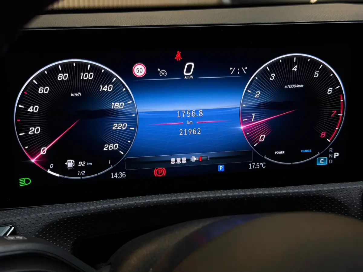 180 AMG Line |PANO|360 CAMERA|DODEHOEK|KEYLESS|ACC|SFEERVERLICHTING|NIGHTPAKKET|DEALER ONDERHOUDEN|FACELIFT