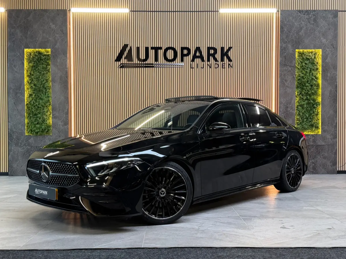 180 AMG Line |PANO|360 CAMERA|DODEHOEK|KEYLESS|ACC|SFEERVERLICHTING|NIGHTPAKKET|DEALER ONDERHOUDEN|FACELIFT