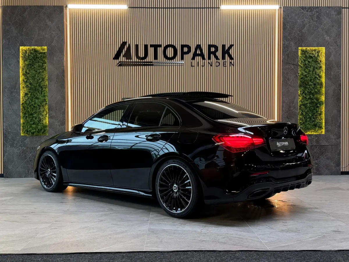 180 AMG Line |PANO|360 CAMERA|DODEHOEK|KEYLESS|ACC|SFEERVERLICHTING|NIGHTPAKKET|DEALER ONDERHOUDEN|FACELIFT