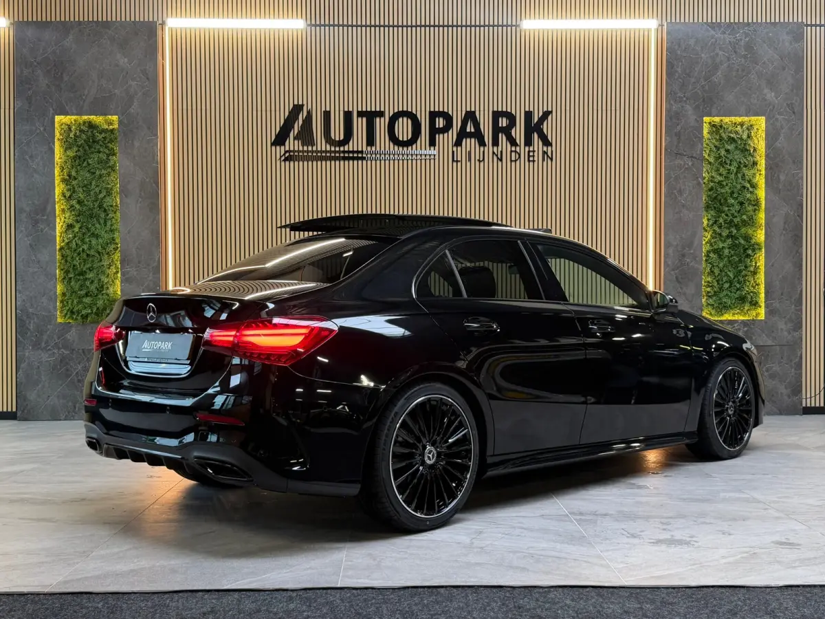 180 AMG Line |PANO|360 CAMERA|DODEHOEK|KEYLESS|ACC|SFEERVERLICHTING|NIGHTPAKKET|DEALER ONDERHOUDEN|FACELIFT