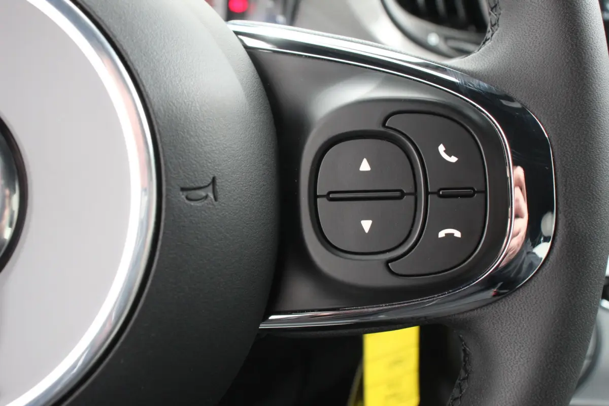 1.0 Hybrid Dolcevita Lederen Bekleding Cruise Control Climate Control Parkeersensoren Achter DAB Lichtmetalen Velgen